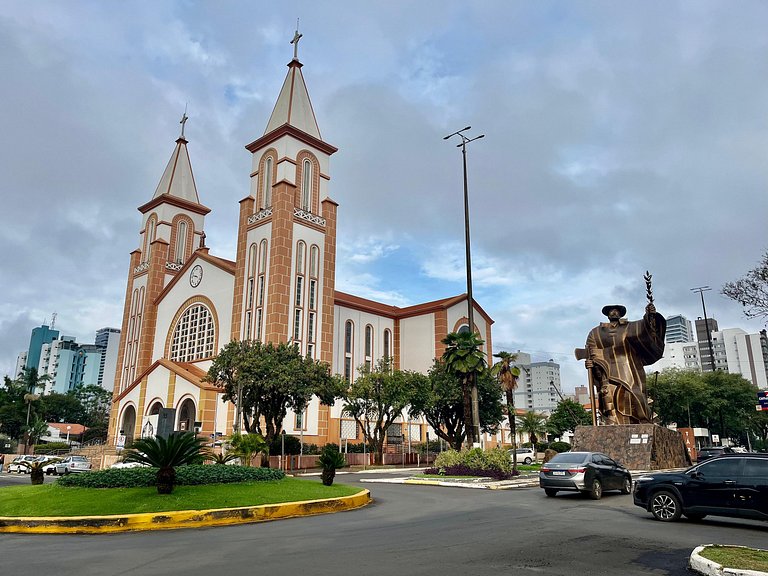 Studio no Centro de Chapecó, Vista para a Catedral